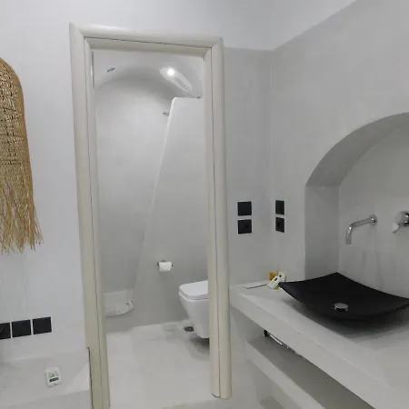 Ethereal Caldera Suites * ثيرا